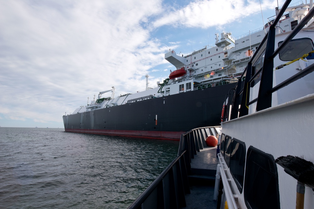 Coast Guard inspects high-tech LNG tanker for US entry