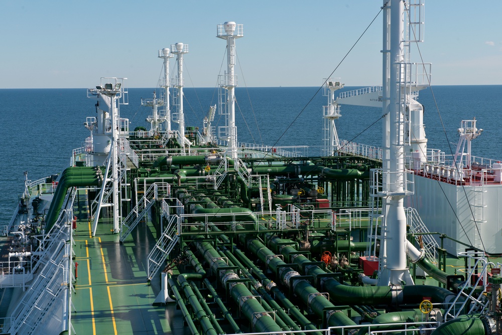 Coast Guard inspects high-tech LNG tanker for US entry