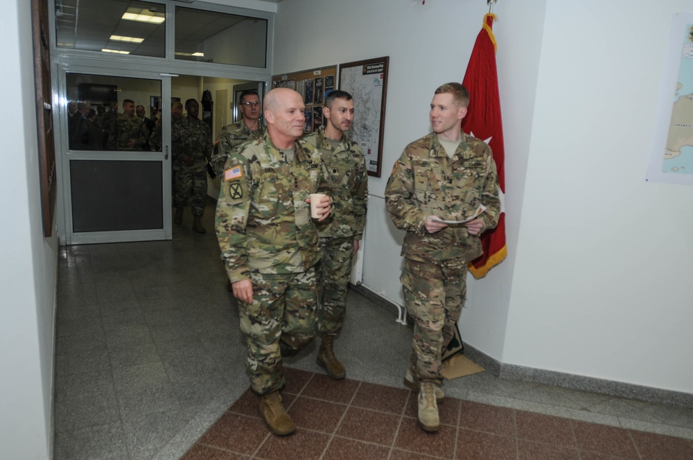Lt. Gen. Kenneth R. Dahl visits 4ID MCE in Baumholder