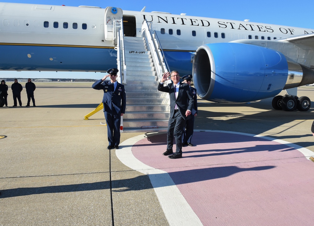 Secretary of defense departs Fort Campbell