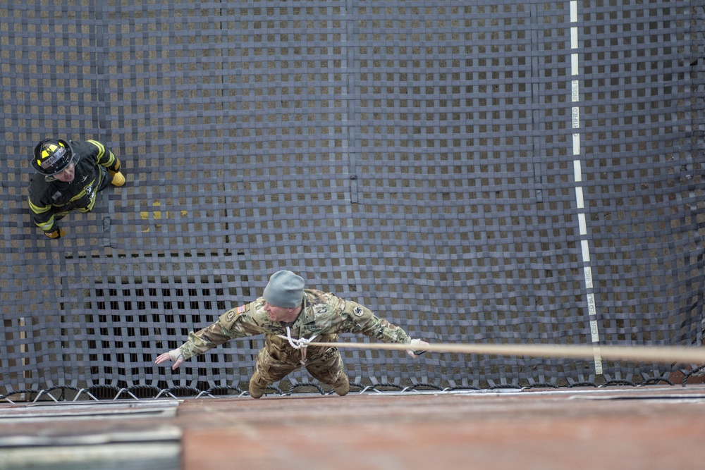 Rope-roof-rescue