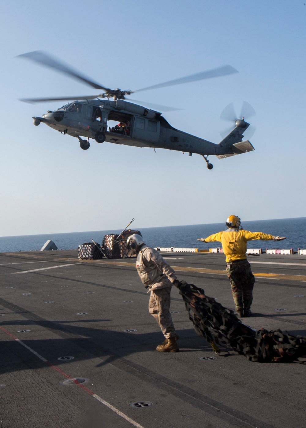 Marines and Sailors conduct aerial resupply aboard USS Kearsarge