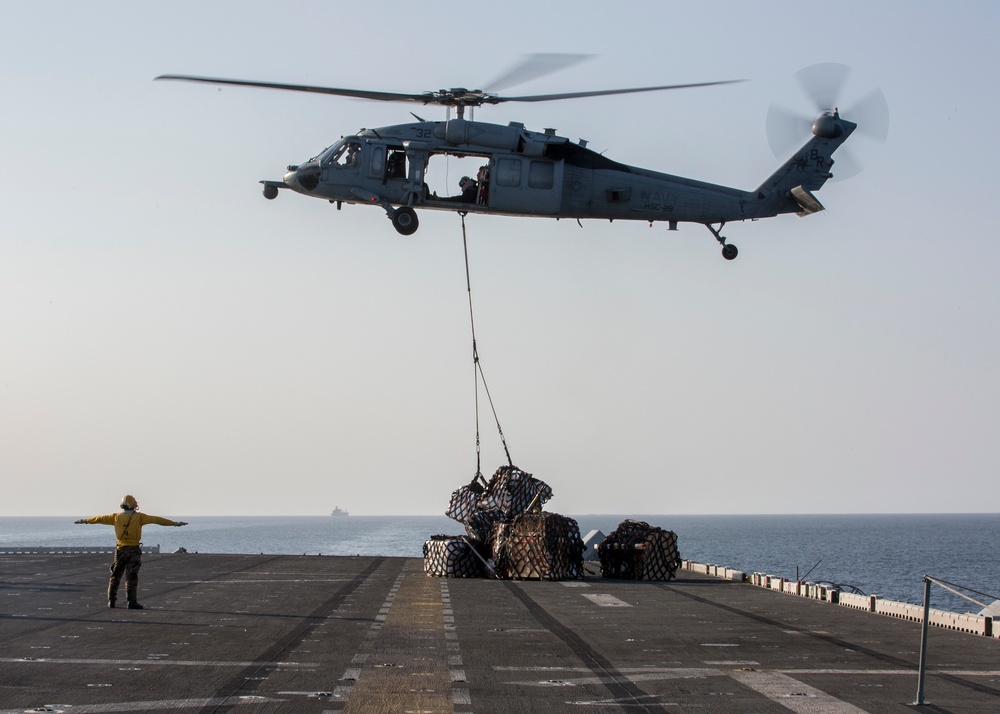 Marines and Sailors conduct aerial resupply aboard USS Kearsarge
