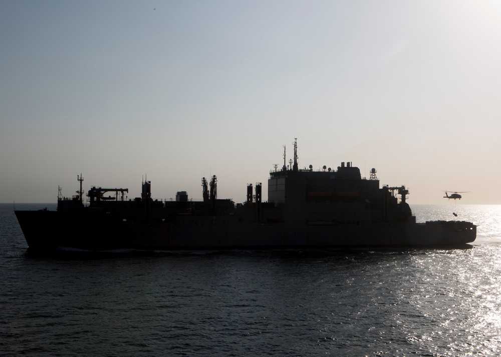 Marines and Sailors conduct aerial resupply aboard USS Kearsarge