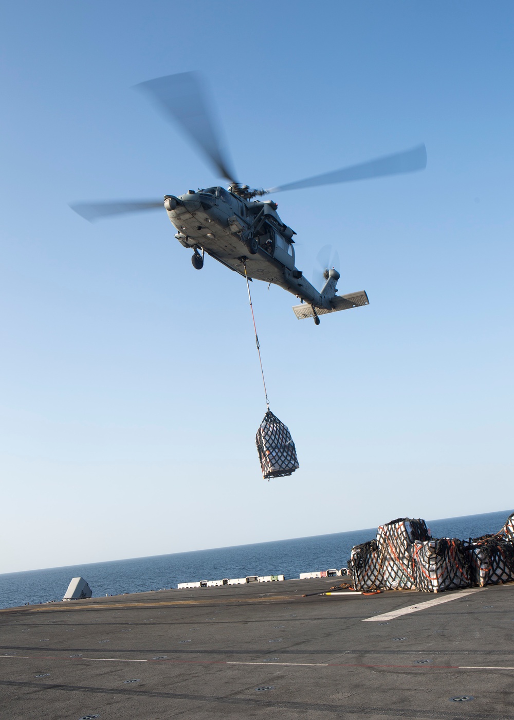 Marines and Sailors conduct aerial resupply aboard USS Kearsarge