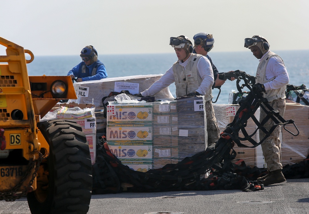 Unloading pallets