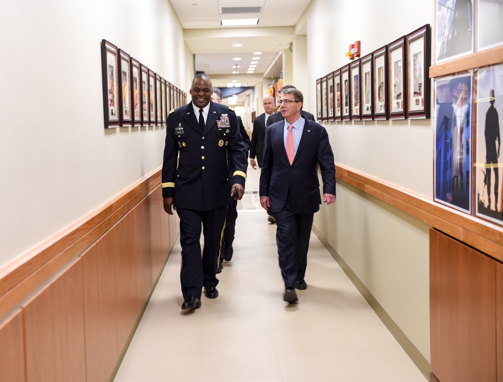 Secretary of defense and Gen. Austin tour the CENTCOM facilities