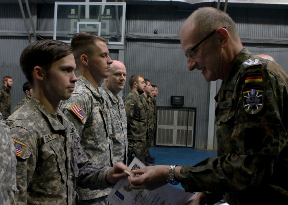 US Soldiers earn German proficiency badges