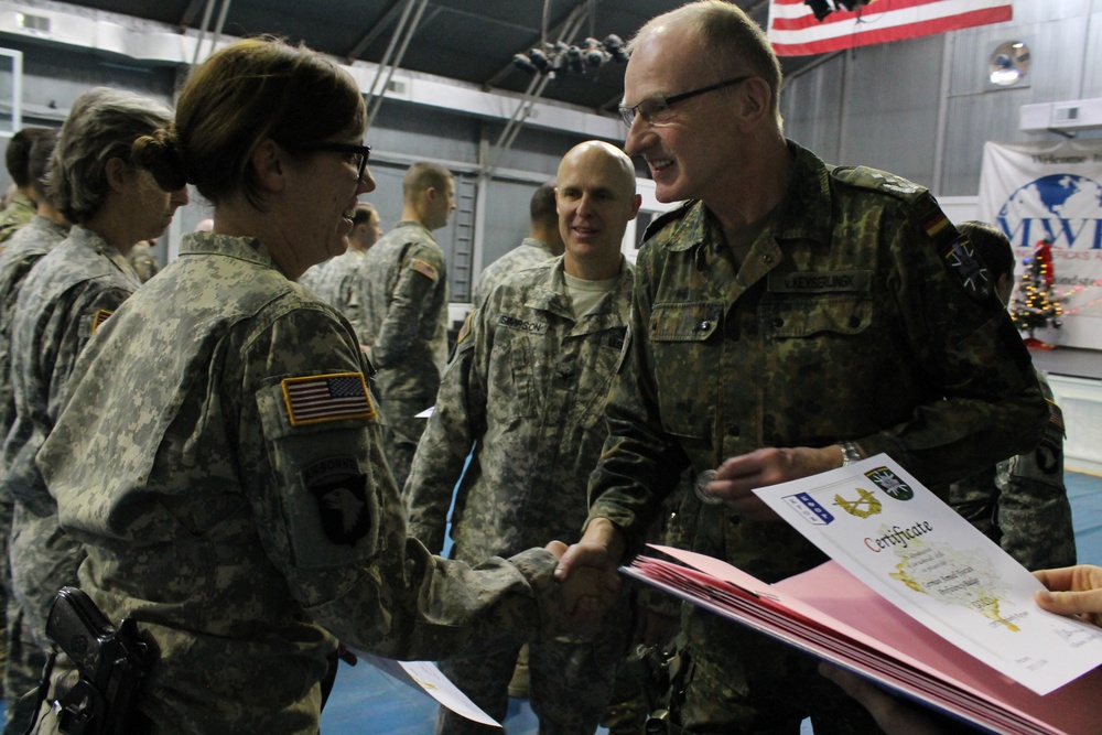 US Soldiers earn German proficiency badges