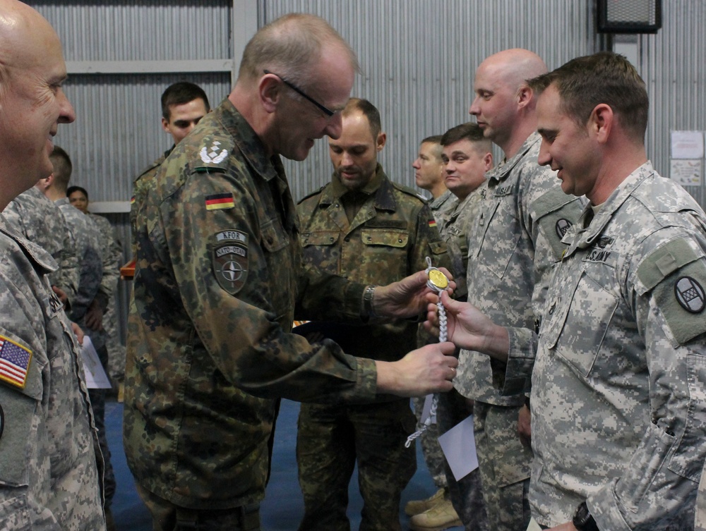 US Soldiers earn German proficiency badges