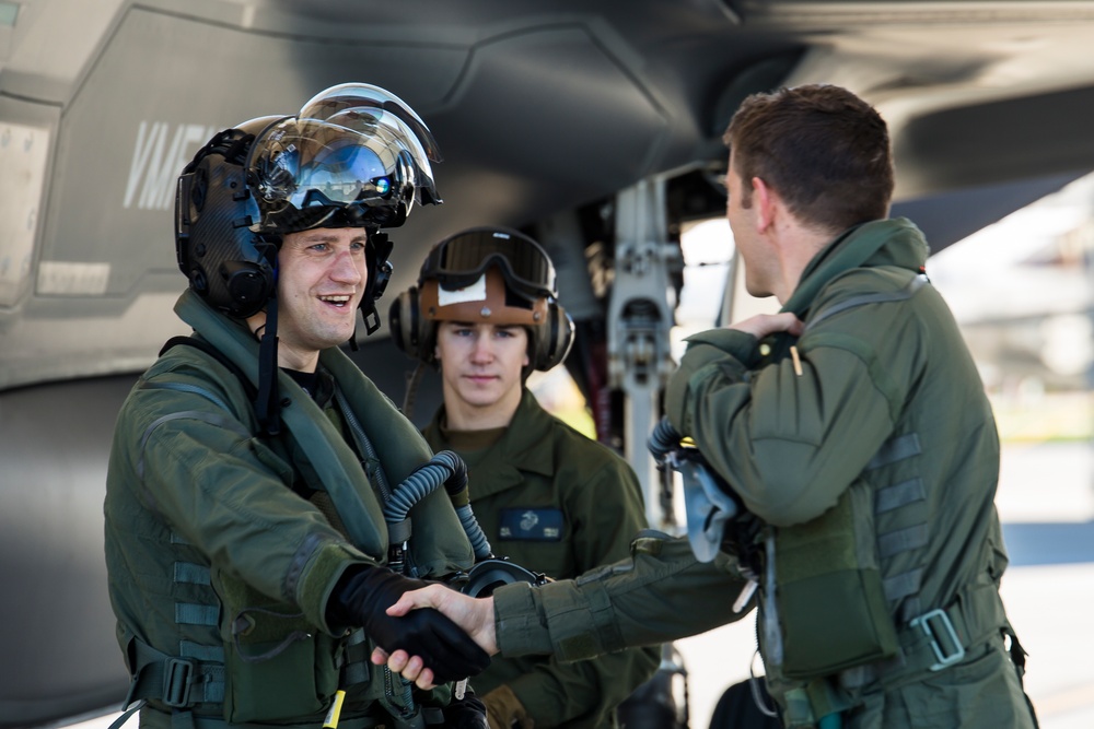 U.K. pilots begin training at VMFAT-501