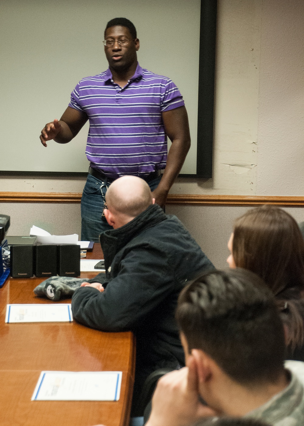 Chapel class gives Airmen financial peace