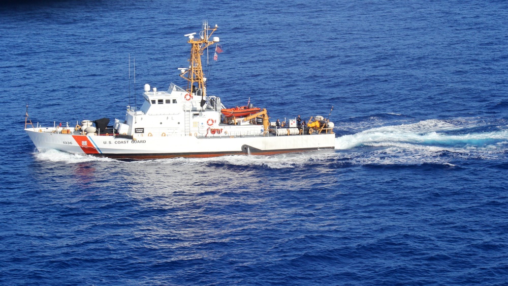 Coast Guard Cutter Kiska conducts search for 12 Marine aviators off Oahu