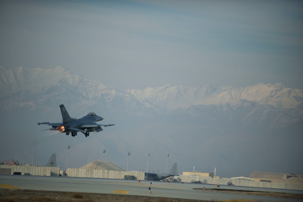 'Black Widows' take to Afghan skies