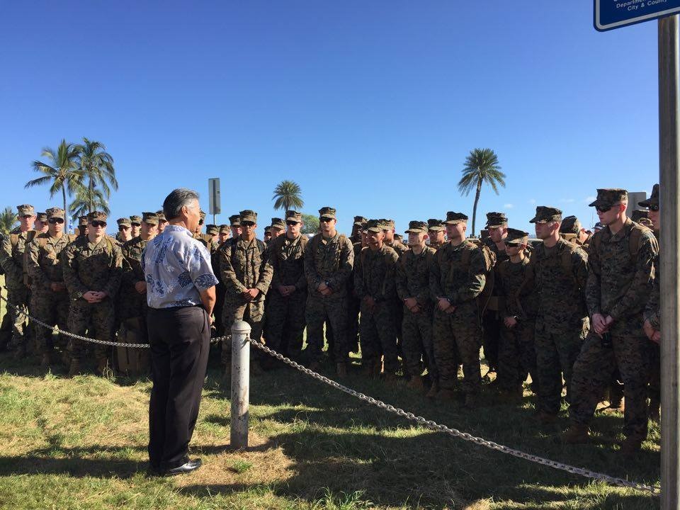Hawaii Governor David Ige thanks Marines