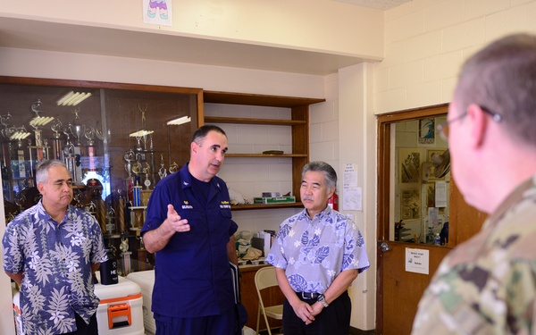 Hawaii governor visits Haleiwa Incident Command Post