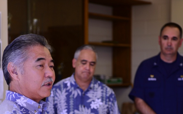 Hawaii governor visits Haleiwa Incident Command Post