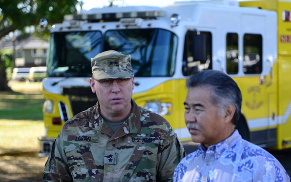 Hawaii governor visits Haleiwa Incident Command Post