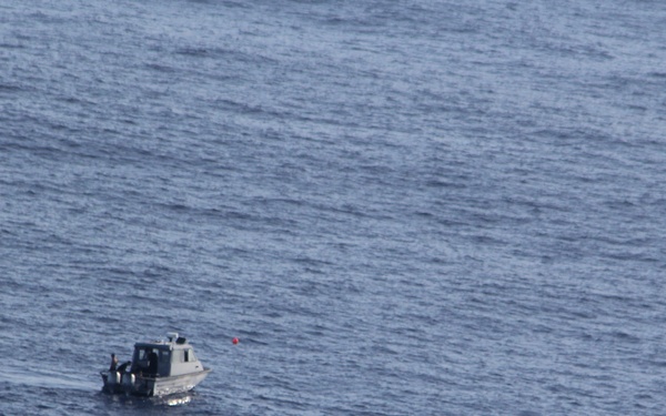 Navy crews conduct underwater search for Marine Corps helicopters off North Shore of Oahu