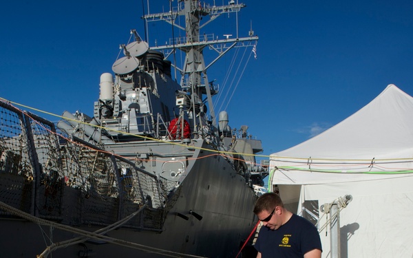 USS Carney sailors perform maintenance