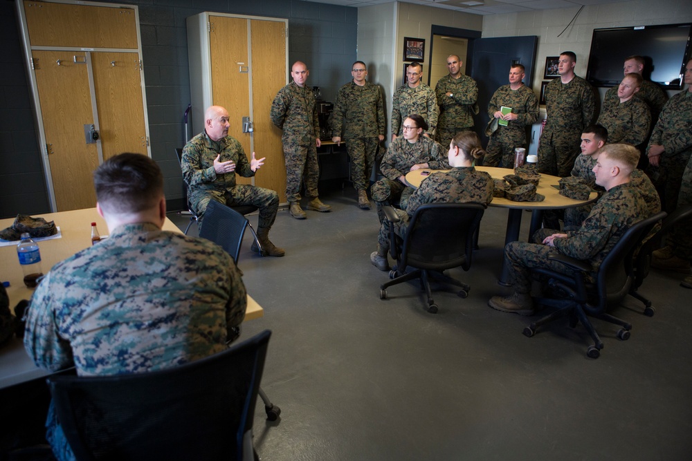 Training Command Commanding General visits the School of Infantry-East