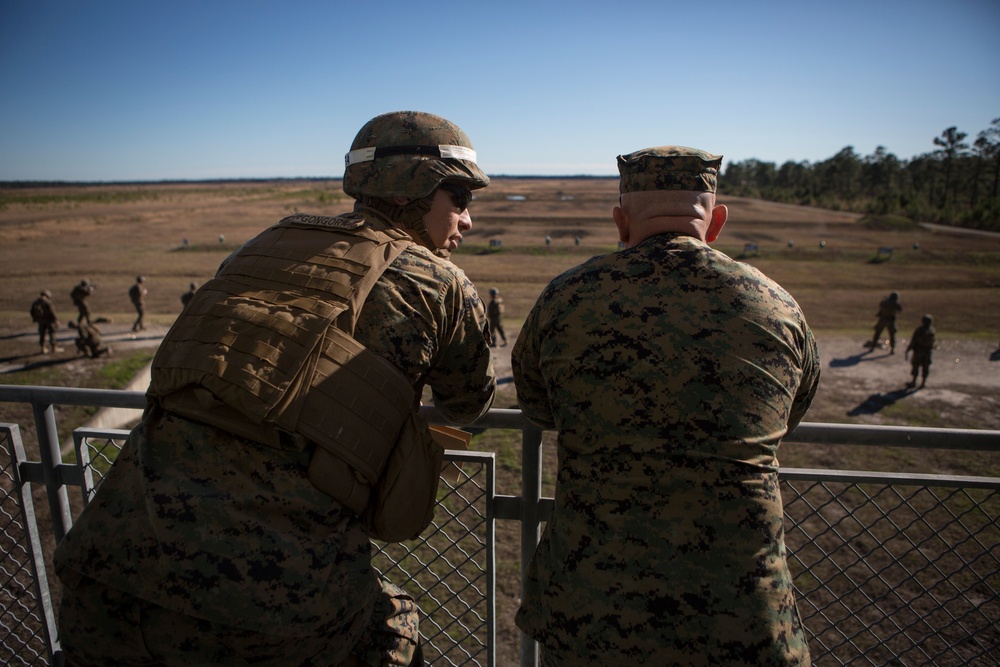 Training Command Commanding General visits the School of Infantry-East