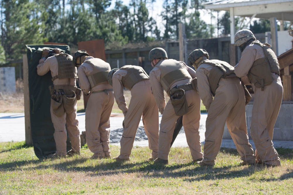 EOD conducts breaching course