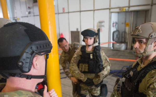 Training exercise aboard USNS Spearhead (T- EPF 1)