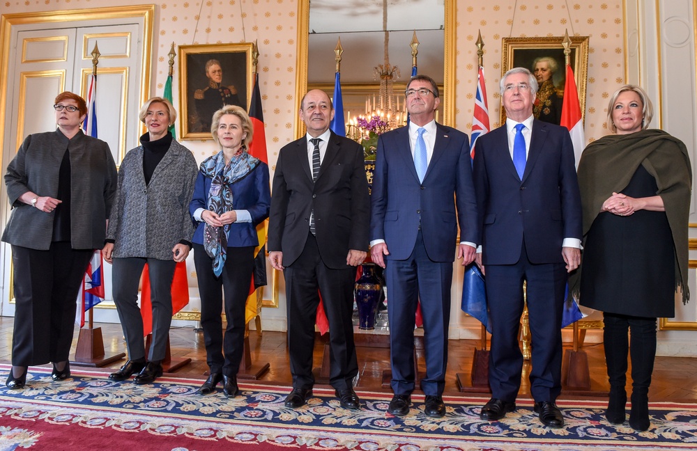 Defense ministers of Australia, France, Germany, Italy, the Netherlands, UK, US following a meeting co-hosted by France, US in Paris on counter-ISIL cooperation