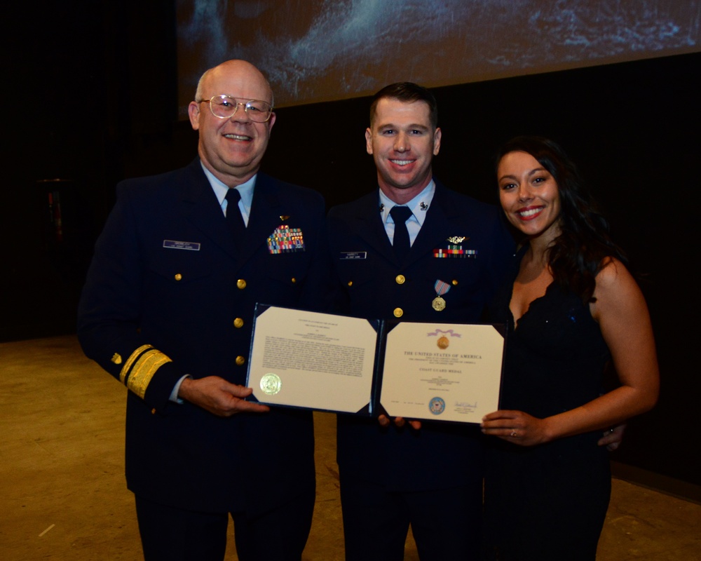 Coast Guardsman receives medal for heroism