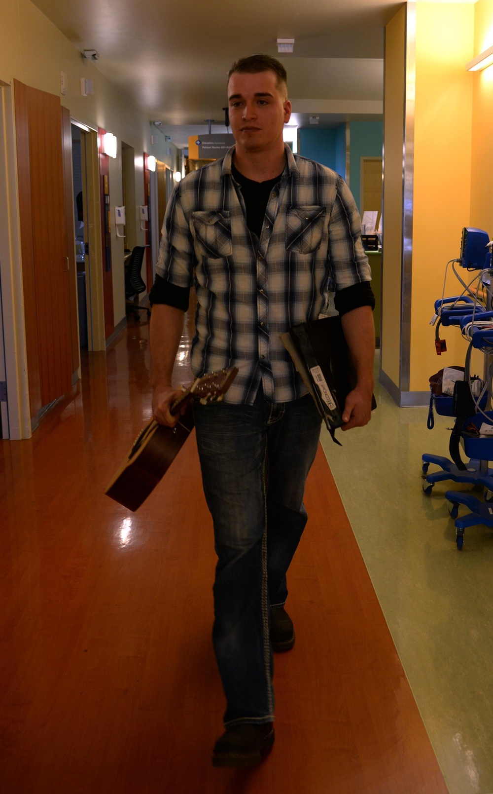 Airman spreads joy at children's hospital