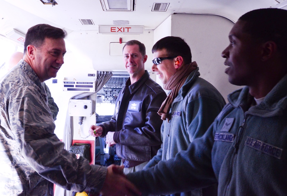 Brig. Gen. Keefe visits Team JSTARS