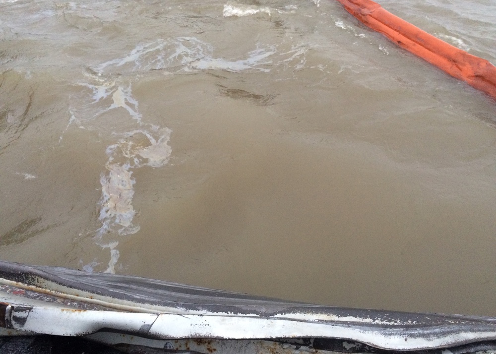Coast Guard continues response to barge allision near Natchez