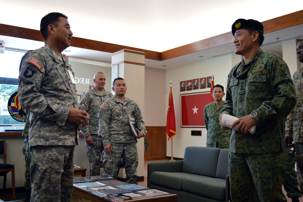 Singapore army delegation visits 298th Regiment's Multi-Functional Training Unit