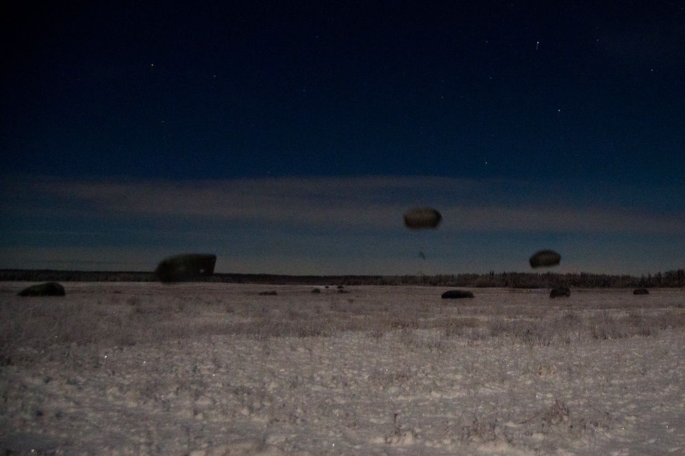 Spartan paratroopers conduct night jump operations