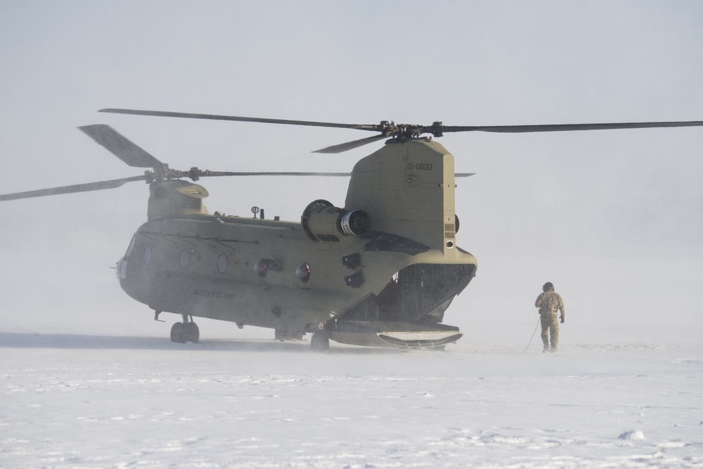 1-10 SFG (A) Chinook helicopter jump