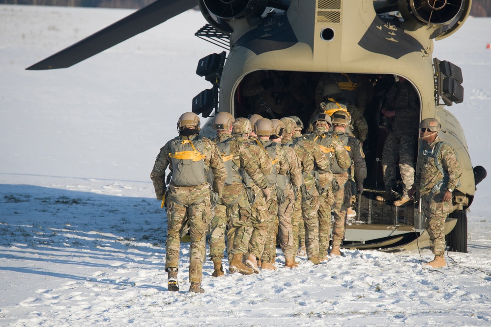 1-10 SFG (A) Chinook helicopter jump