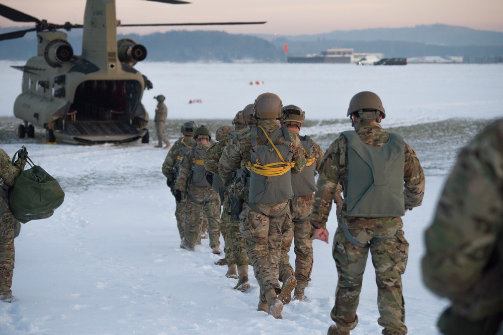 1-10 SFG (A) Chinook helicopter jump