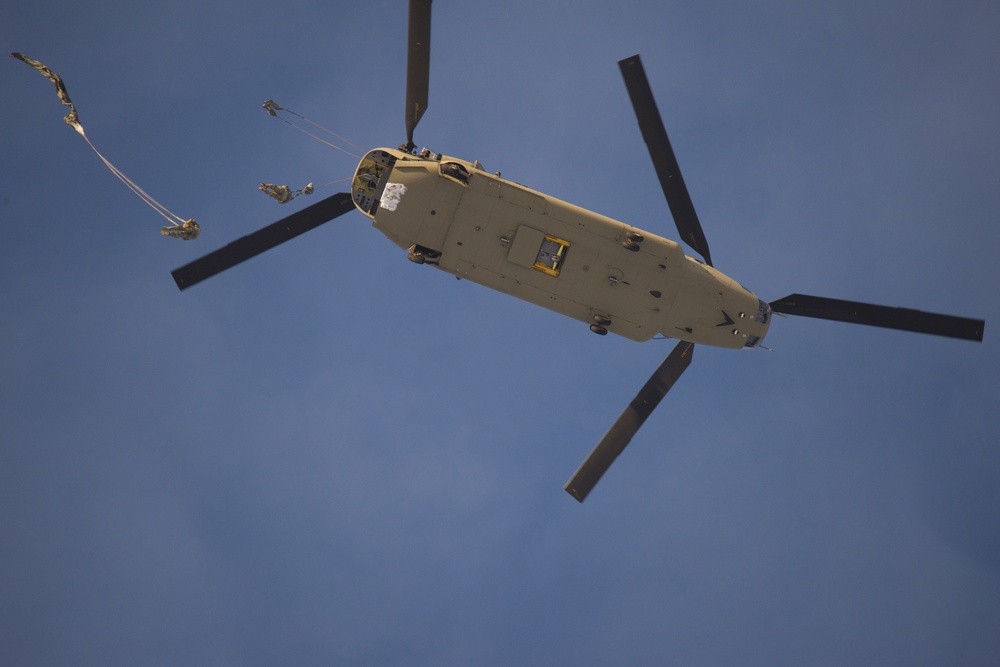 1-10 SFG (A) Chinook helicopter jump