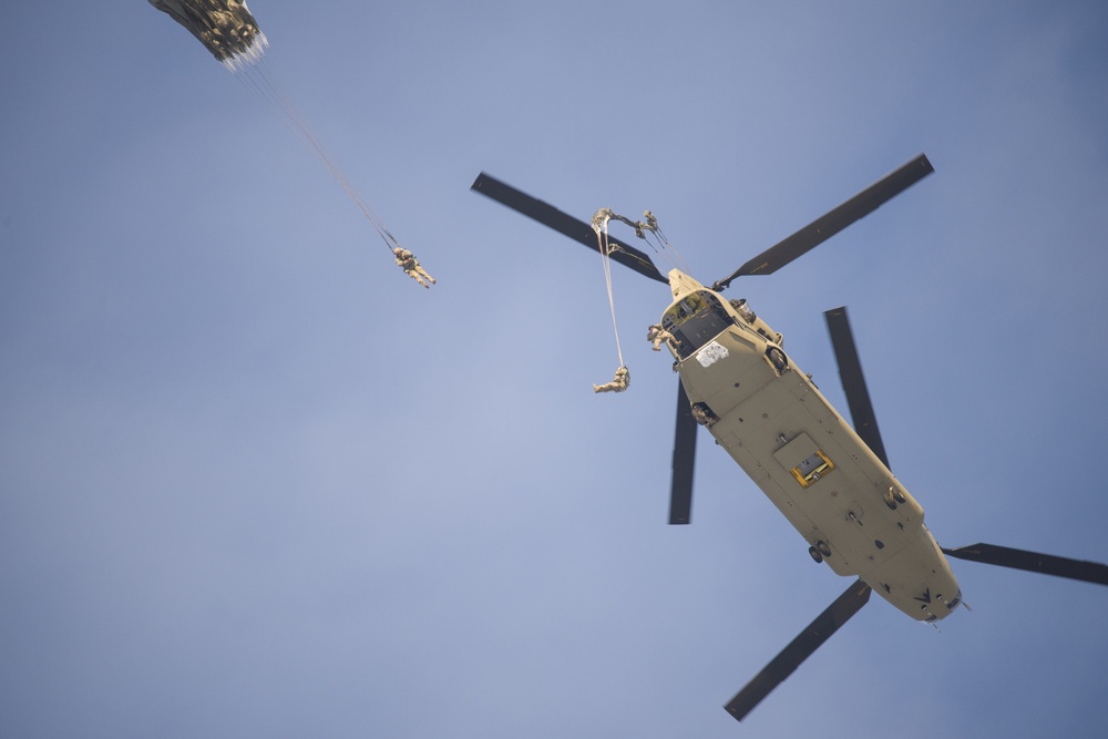 1-10 SFG (A) Chinook helicopter jump