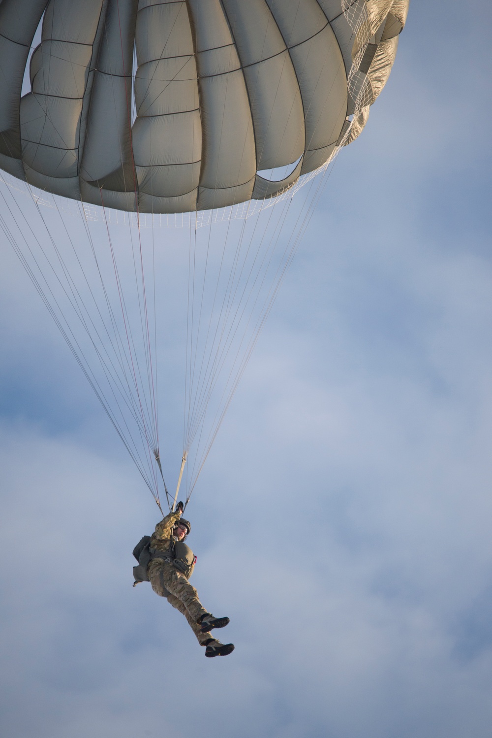 1-10 SFG (A) Chinook helicopter jump