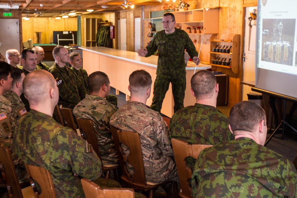 3/2 CAV NCOs visit Lithuanian Armed Forces School