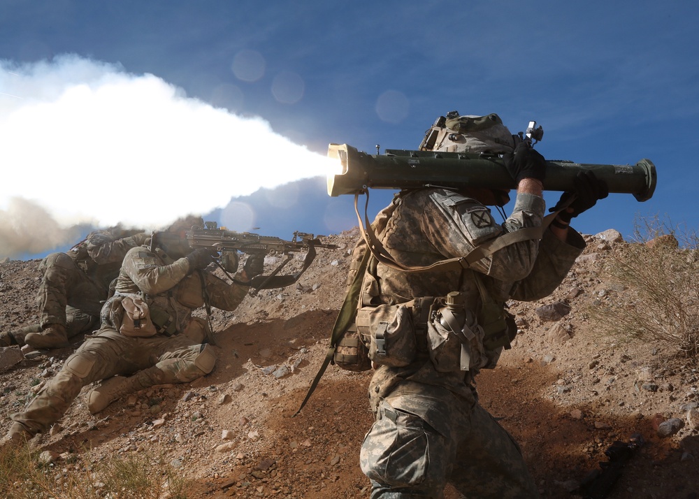 US Soldier fires anti-tank missile