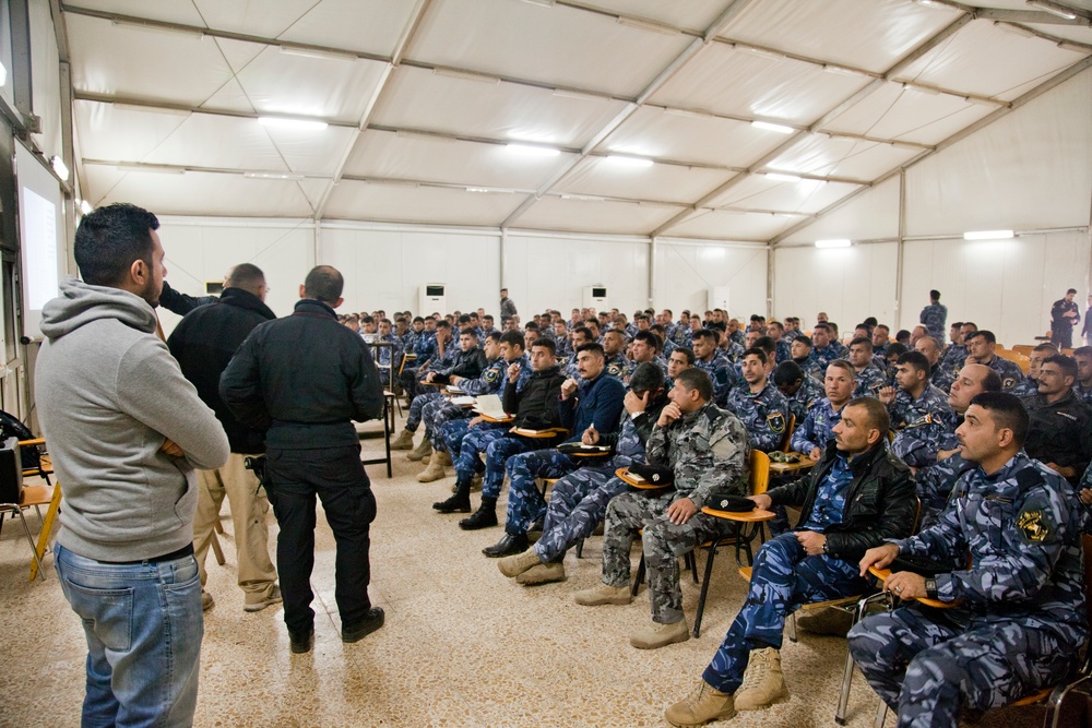Carabinieri train Iraqi police