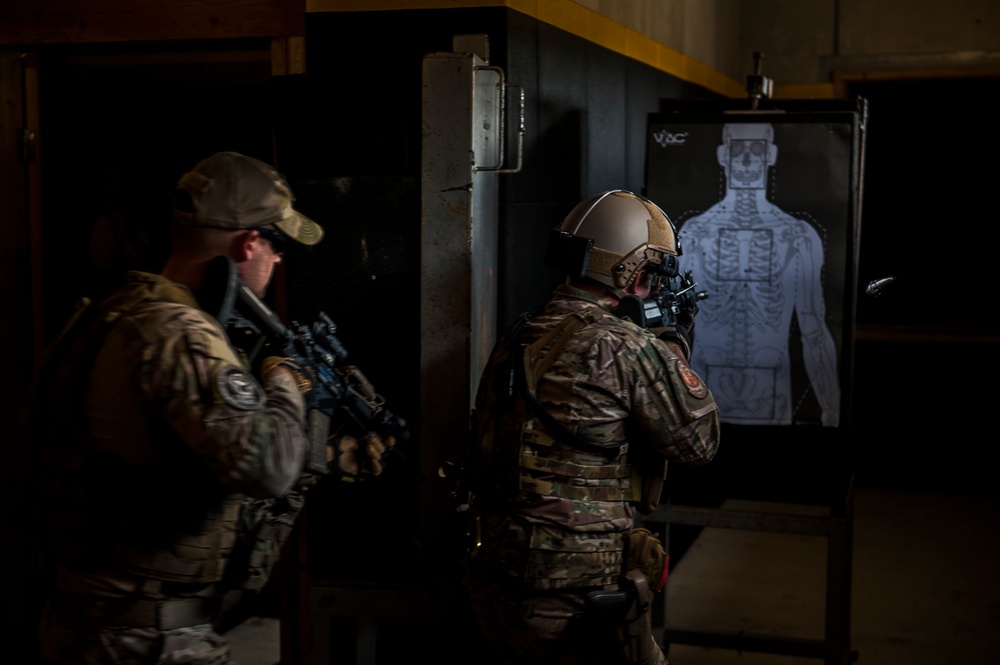 DVIDS - Images - DAGRE members complete training at Camp Hansen [Image ...