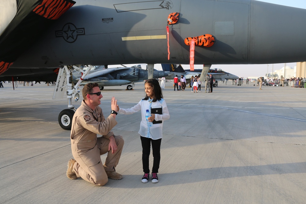 High five by the F-15 at the Bahrain air show