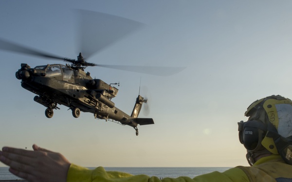 USS Oak Hill (LSD 51) flight deck operations
