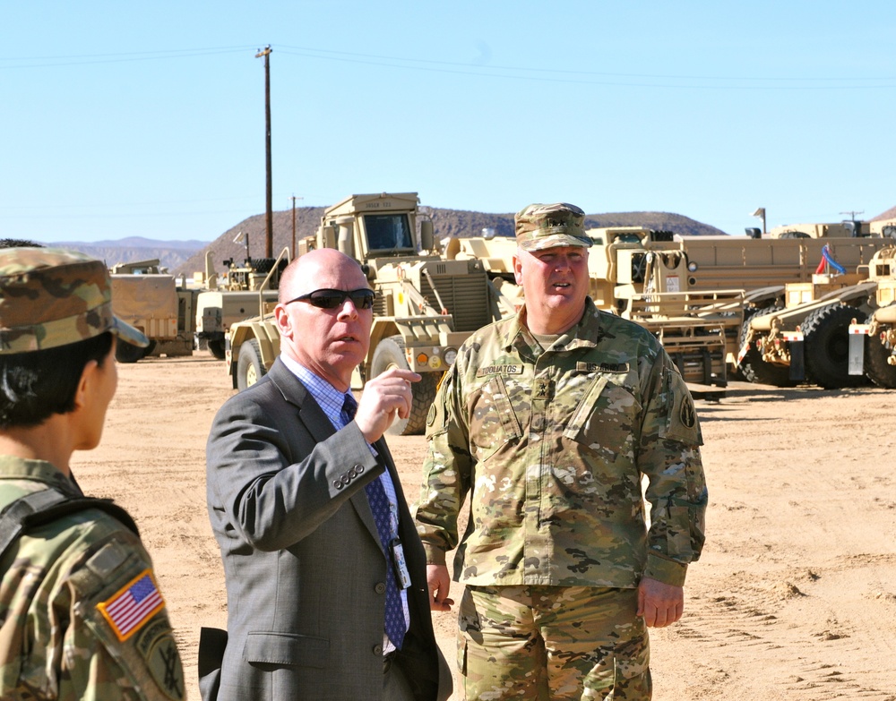 Army Reserve leadership tours 63rd RSC facilities