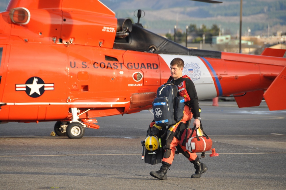Coast Guard rescues 3 fishermen after vessel capsizes near Coos Bay, Ore.