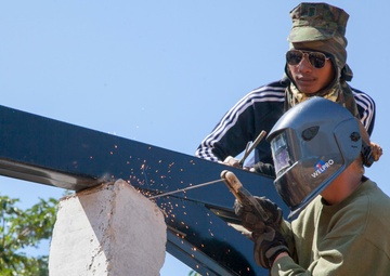 U.S., Thai Marines build school together